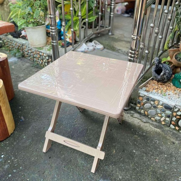 Mocha Kid Table